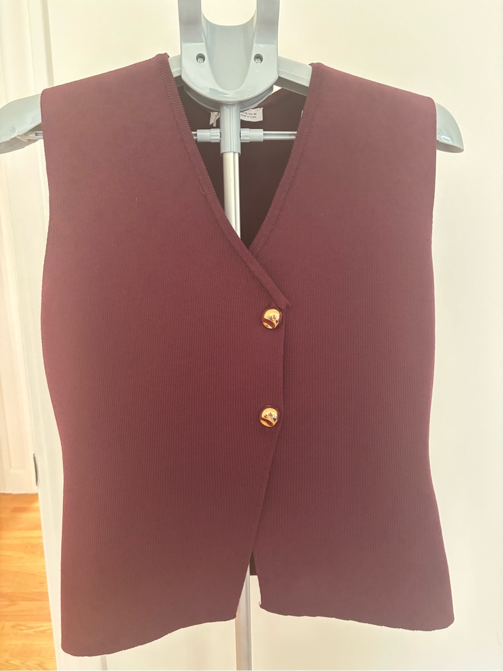 Zara Sleeveless Knit Vest with Gold Buttons - Burgundy size XL